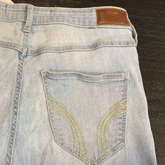 Hollister ultra high rise super skinny distressed jeans - Picture 6 of 11